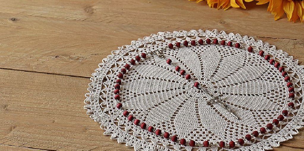 How to Crochet a Giant Circular Rug