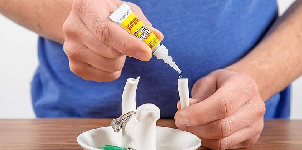 How to Remove Super Glue From Plastic and Metal