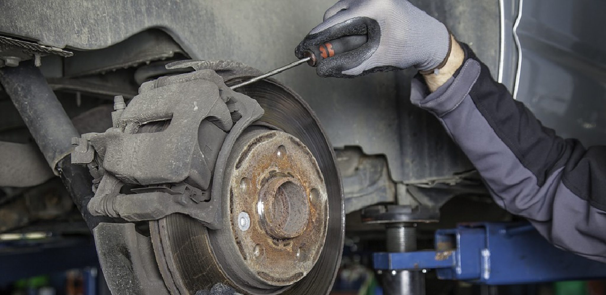 How to Check Brake Pads Thickness Without Removing Wheel 10 Ways