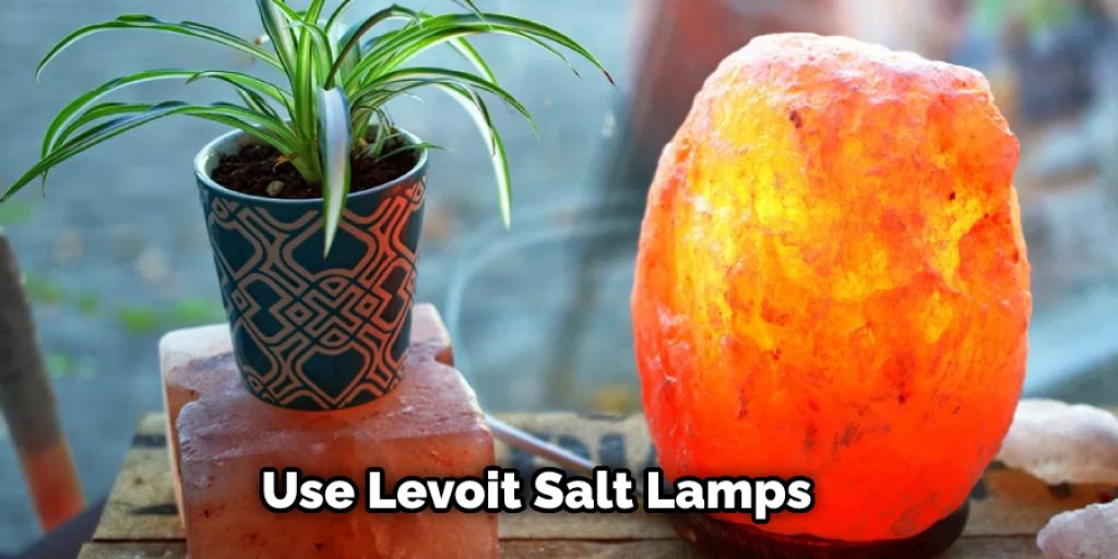 Even though there are filaments in an incandescent bulb or halogen bulbs like Levoit salt lamps use, they do not get hot enough to cause a fire quickly