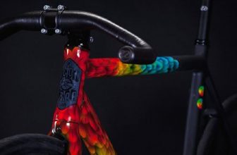 How to Paint a Bike Frame With a Brush