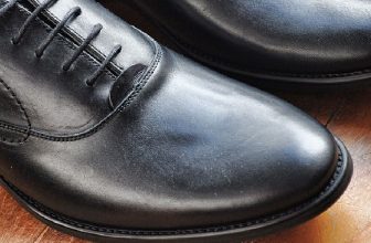 How to Remove Water Stains From Tan Leather Shoes