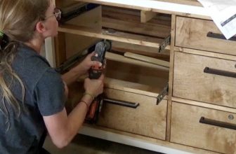 How to Lock Dresser Drawers