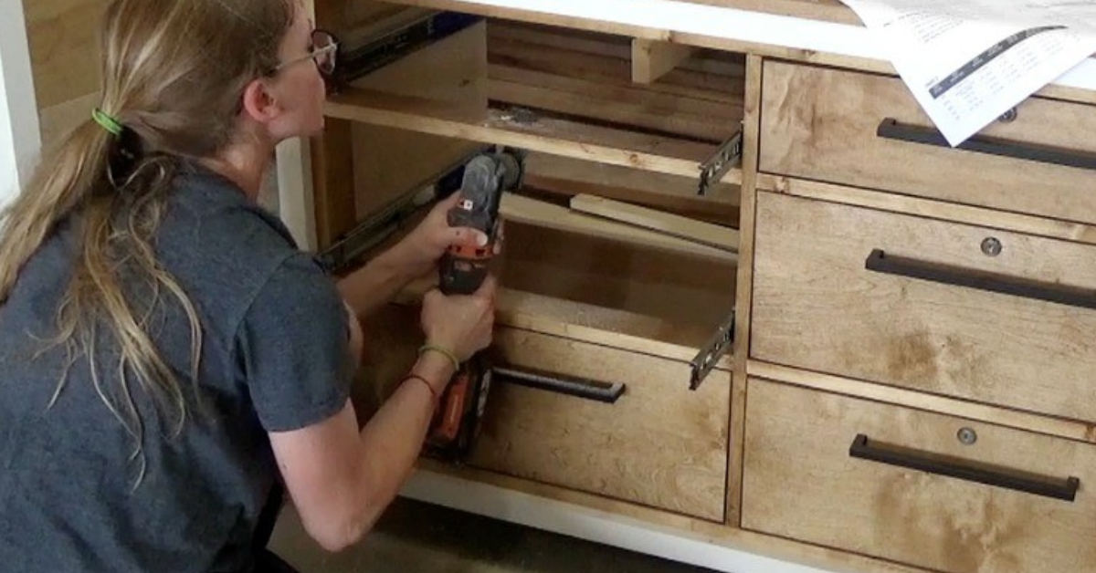 How to Lock Dresser Drawers