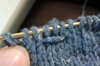 How to Cable Knit Without a Cable Needle