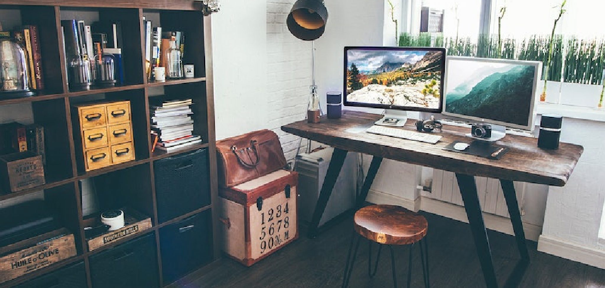 How to Hide Cords on Desk in Center of Room | 10 Easy Steps