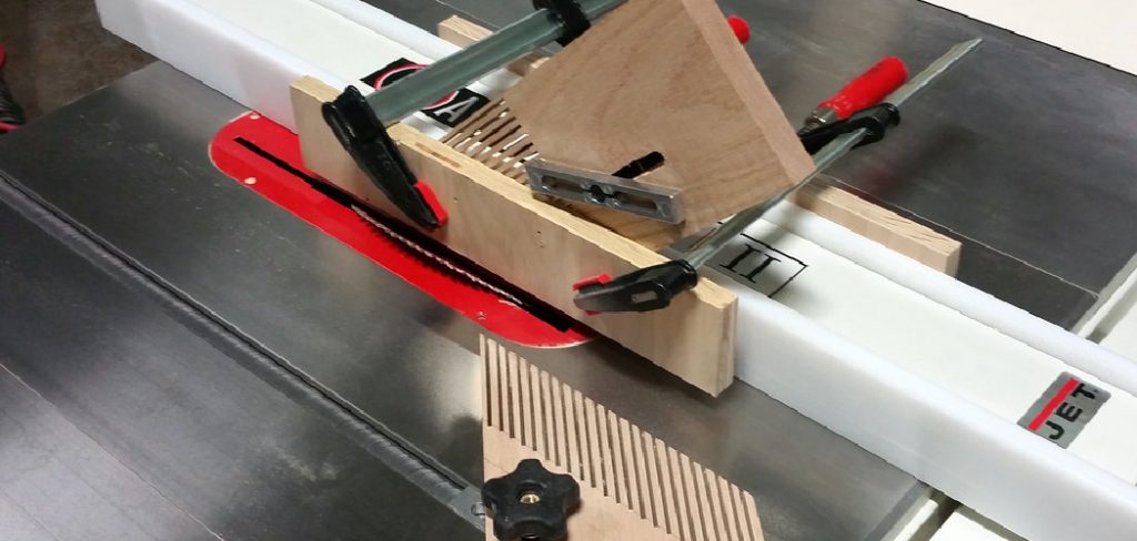 How to Cut Plexiglass with a Table Saw