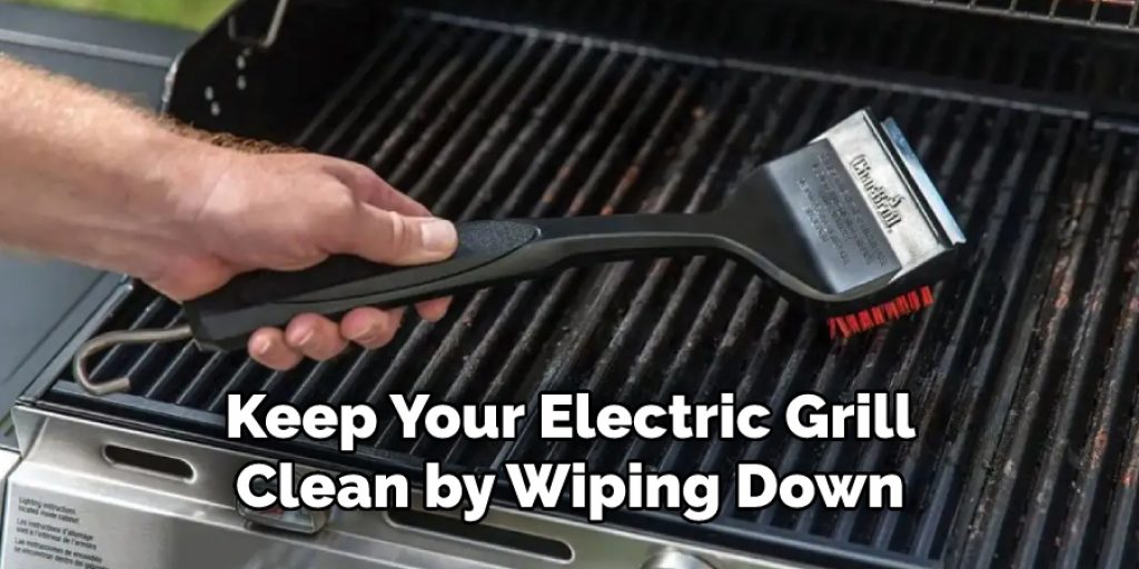 Keep Your Electric Grill Clean by Wiping Down