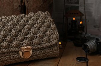 How to Put Zipper on Crochet Bag