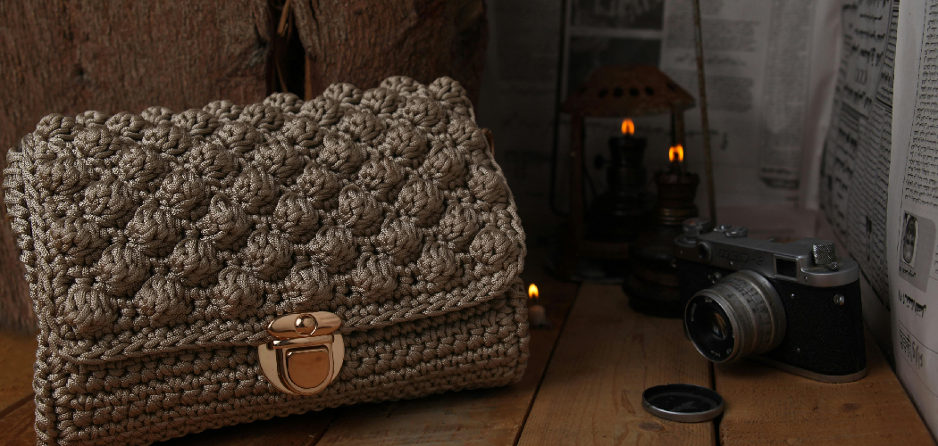 How to Put Zipper on Crochet Bag